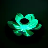 Садовый светильник для водоемов 28 х 28 х 9  см на солнечной бат-е "Лотос" бел N011