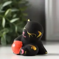 Фигура керамика &laquo;Котик с мячом&raquo;, 5.5 см, чёрный, МИКС