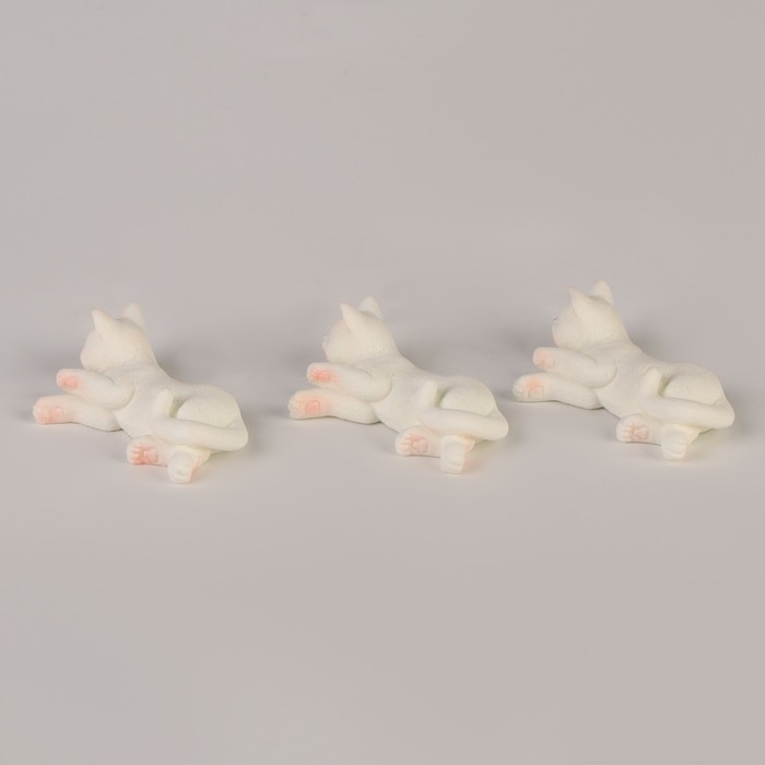 Миниатюра кукольная «Ласковый котик», набор 3 шт., размер 1 шт. — 2,5 × 1,5 × 4,5 см