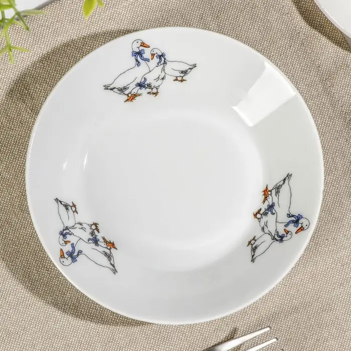 Блюдце Добрушский завод &laquo;Гуси&raquo;, d=14 см, фарфор, рисунок микс, белое