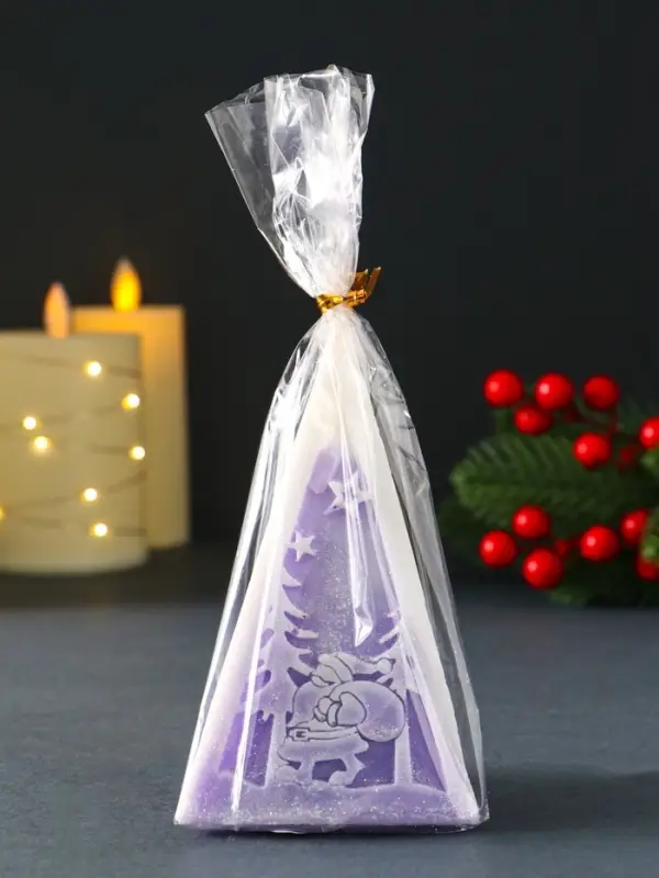 Свеча новогодняя пирамида Дед Мороз Свеча новогодняя пирамида Дед Мороз" 70х120 мм, фиолетовый