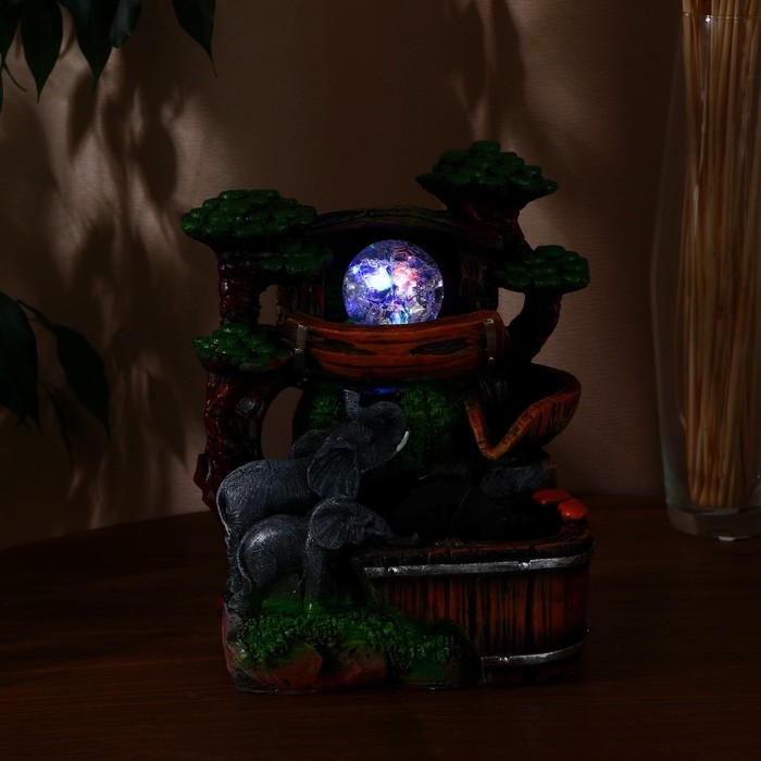 Фонтан Фонтан "Слоны у воды под деревьями" 17х13х26 (с подсветкой)