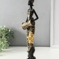 Сувенир полистоун "Африканка в косынке с цветами и барабаном" чёрный 8,5х8,5х39 см