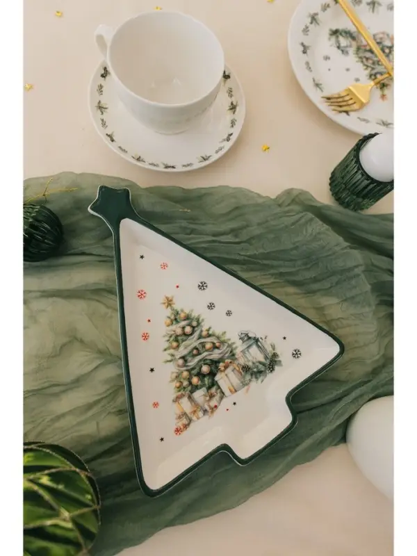 Тарелка новогодняя Доляна &laquo;Приближение чуда&raquo;, 26&times;20&times;3 см, белая