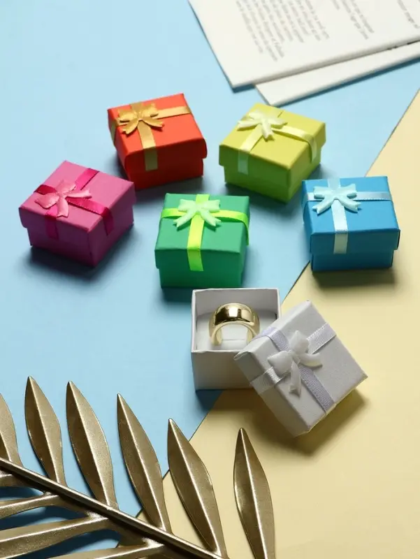 Коробочка подарочная под кольцо «Неон», 4×4 см, МИКС, вставка белая Коробочка подарочная под кольцо «Неон», 4×4 см, МИКС, вставка белая