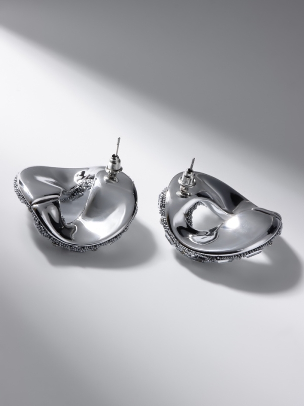 Серьги со стразами «Блеск» бублик, белые в серебре Серьги со стразами «Блеск» бублик, белые в серебре