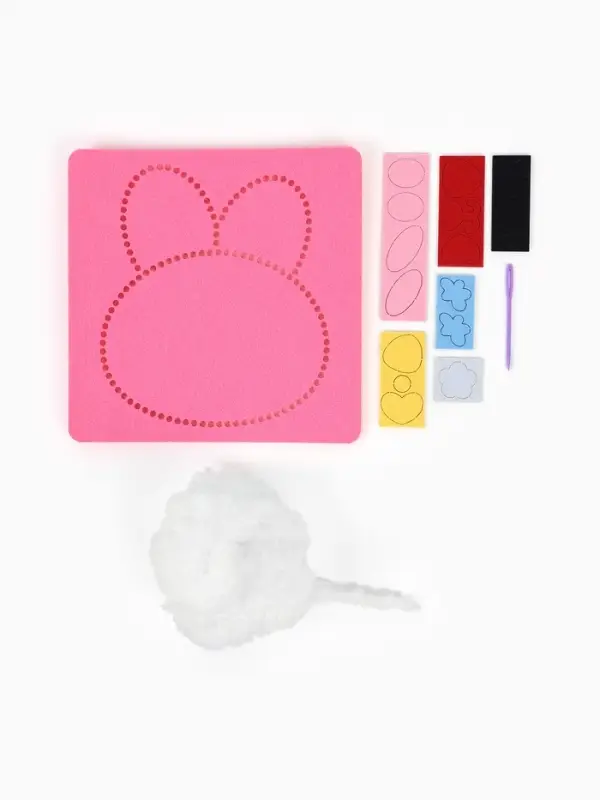 Вышивка по фетру &laquo;Зайка&raquo;, 20.5&times;20.5 см, розовая