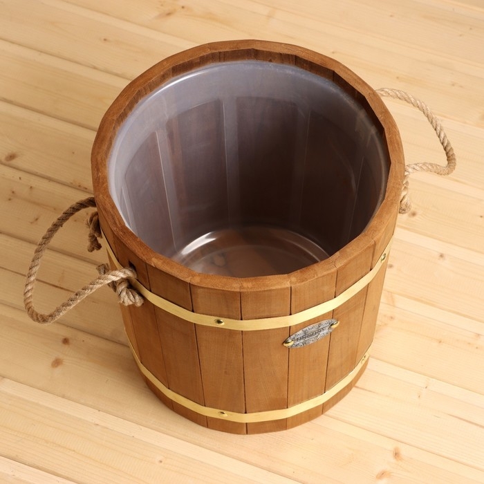 Запарник 13 л с пластиковой вставкой, ручки веревки, латунный обруч ТЕРМО липа Запарник 13 л с пластиковой вставкой, ручки веревки, латунный обруч ТЕРМО липа