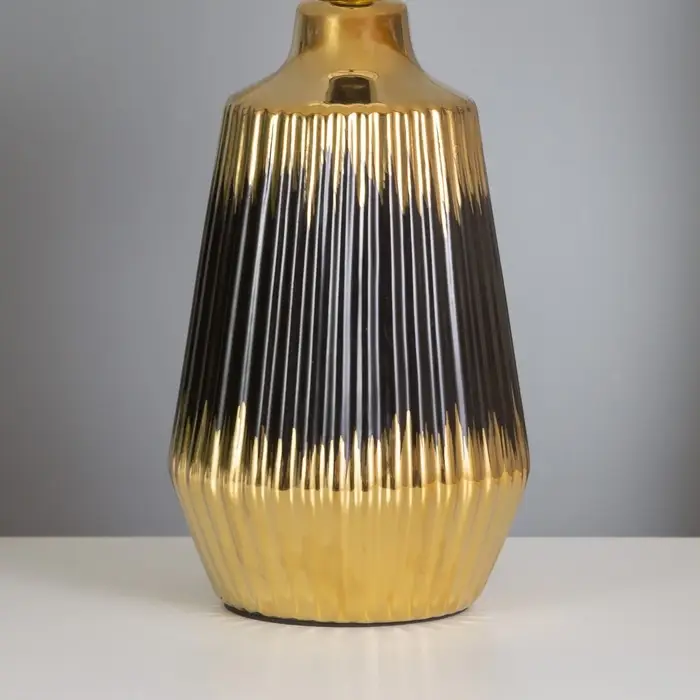 Лампа настольная &laquo;Кармен&raquo; 1&times;40 Вт Е14 черный/золото 24&times;24&times;40 см