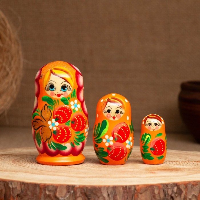 Матрёшка «Земляничка», оранжевое платье, 3 кукольная, 10-12 см Матрёшка «Земляничка», оранжевое платье, 3 кукольная, 10-12 см