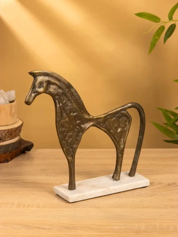Сувенир интерьерный "Конь на пьедестале" 29,5х8х29 см, алюминий, мрамор