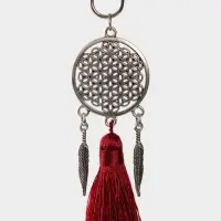 Брелок-кисточка "Ловец снов" 17 см, цв. бордовый, серебристый Брелок-кисточка "Ловец снов" 17 см, цв. бордовый, серебристый