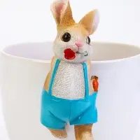 Фигурка для флорариума &laquo;Зайчишка с розой&raquo;, декор на кашпо, 17&times;7&times;7 см