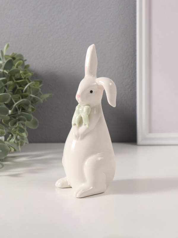 Сувенир керамика "Белый кролик с зелёным бантиком" 6х6,5х16,5 см