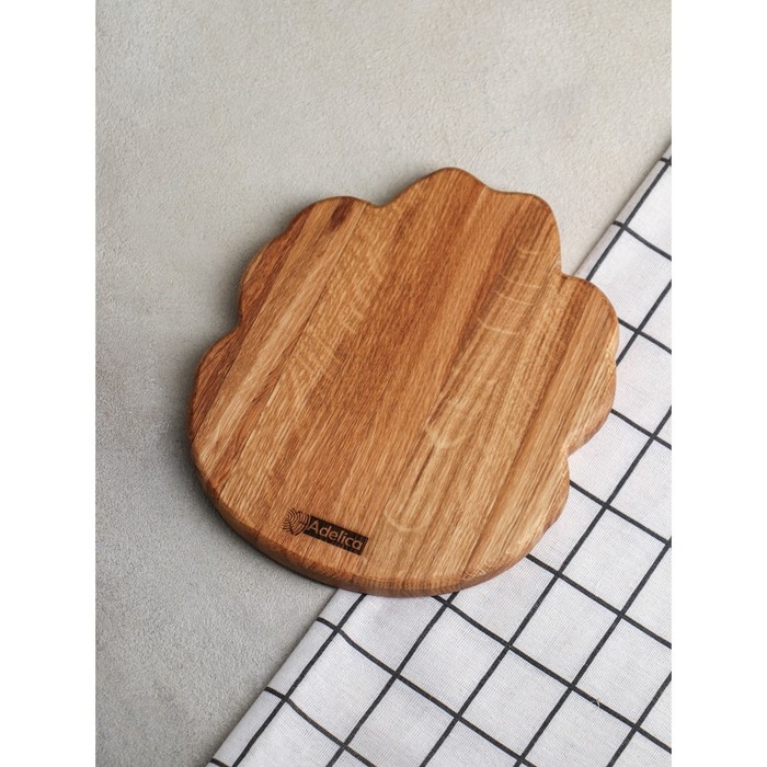 Доска для подачи авторская «Лапа Тигра», 19×22×2 см, натуральный дуб Доска для подачи авторская «Лапа Тигра», 19×22×2 см, натуральный дуб