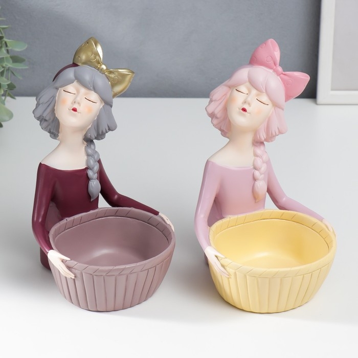 Сувенир полистоун подставка  Сувенир полистоун подставка "Девушка с корзиной" МИКС 20,3х16,8х25,5 см