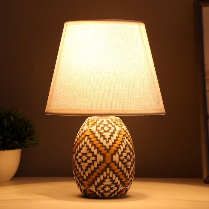 Настольная лампа 16524/1 E14 40Вт 17,5х17,5х26,5 см Настольная лампа 16524/1 E14 40Вт 17,5х17,5х26,5 см