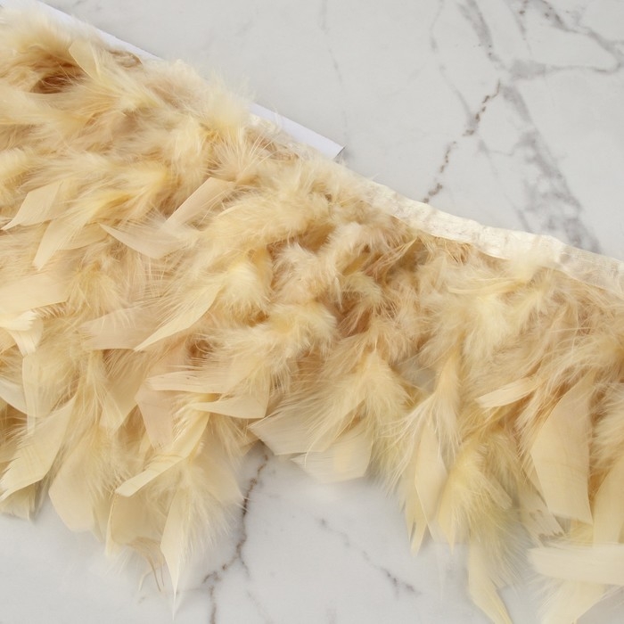 Тесьма с перьями индюка, 13-17 см, 5 ± 0,5 м, цвет сливочный Тесьма с перьями индюка, 13-17 см, 5 ± 0,5 м, цвет сливочный