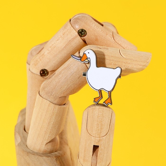 Значок деревянный «Утка с ножом», серия мемы , 2,6 х 3,1 см