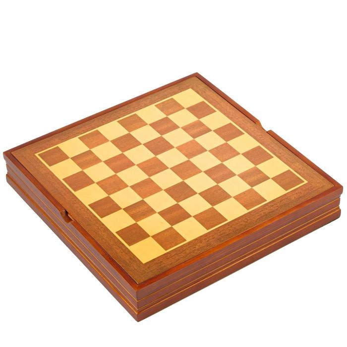 Шахматы сувенирные  Шахматы сувенирные "Рыцарские", h короля-7 см, пешки-6 см. d-2 см, 36 х 36 см