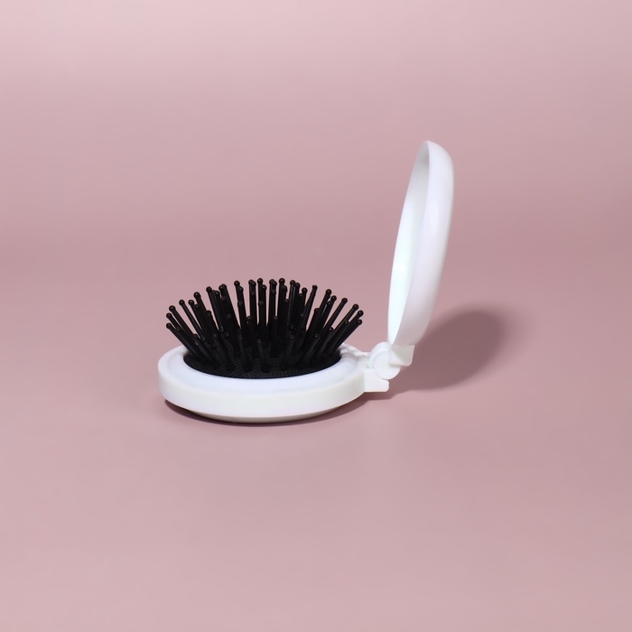 Расчёска массажная «Коты», складная, с зеркалом, 6,5 × 2,5 см, цвет белый Расчёска массажная «Коты», складная, с зеркалом, 6,5 × 2,5 см, цвет белый