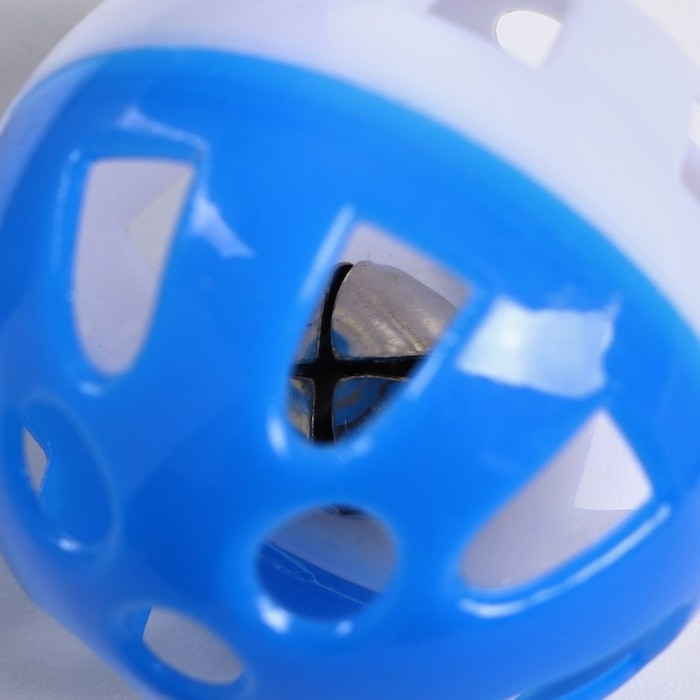 Набор из 4 шариков (диаметр шарика 4 см) с бубенчиком для кошек, микс цветов Набор из 4 шариков (диаметр шарика 4 см) с бубенчиком для кошек, микс цветов