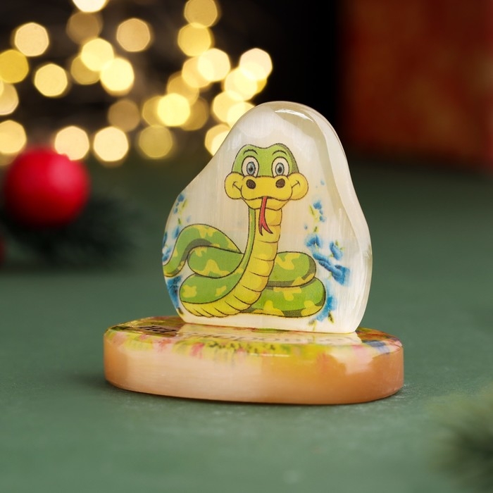 Новый год. Сувенир Новый год. Сувенир "Змея На здоровье! 2025", селенит, 6х6х4,5 см