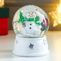 Снежный шар новогодний стеклянный &laquo;Снеговик в шапке-ушанке, с ёлкой&raquo;, d=6.5 см, 8&times;6.5&times;6.5 см
