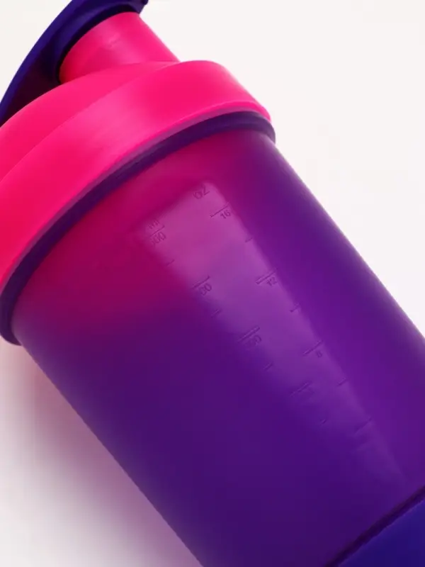 Шейкер спортивный для коктейлей и протеина, с чашей, 500 мл