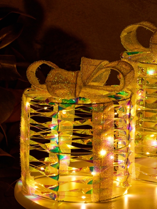 Фигура световая  Фигура световая "Подарки цилиндр серые", 25х20х15 см, 90 LED, батарейки ААх8 (не в компл.), свечение тёплое белое