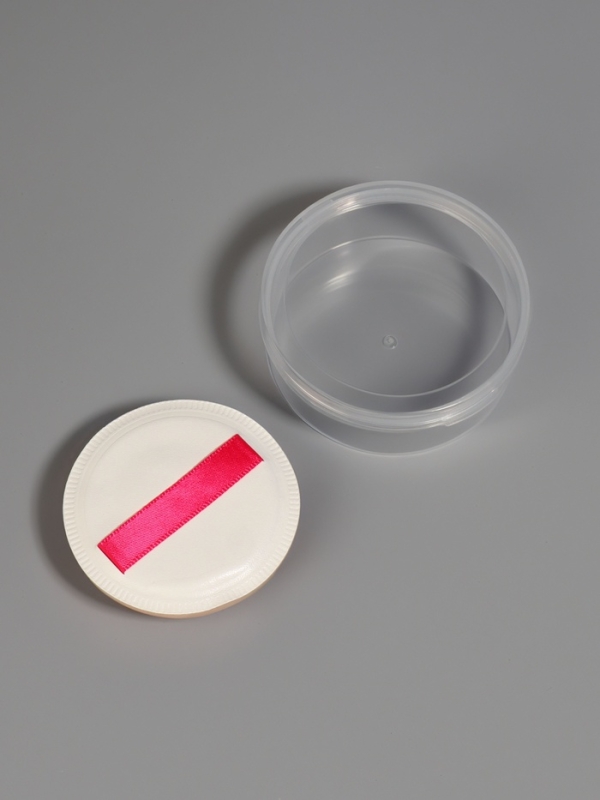 Спонж д/макияжа круг с держат d5см  в пласт футляре латекс белый пакет QF Спонж д/макияжа круг с держат d5см  в пласт футляре латекс белый пакет QF