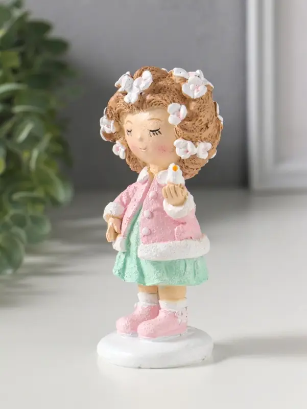 Сувенир полистоун "Малышка с цветами в волосах, с птичкой на ладони" 5,5х5,5х12 см