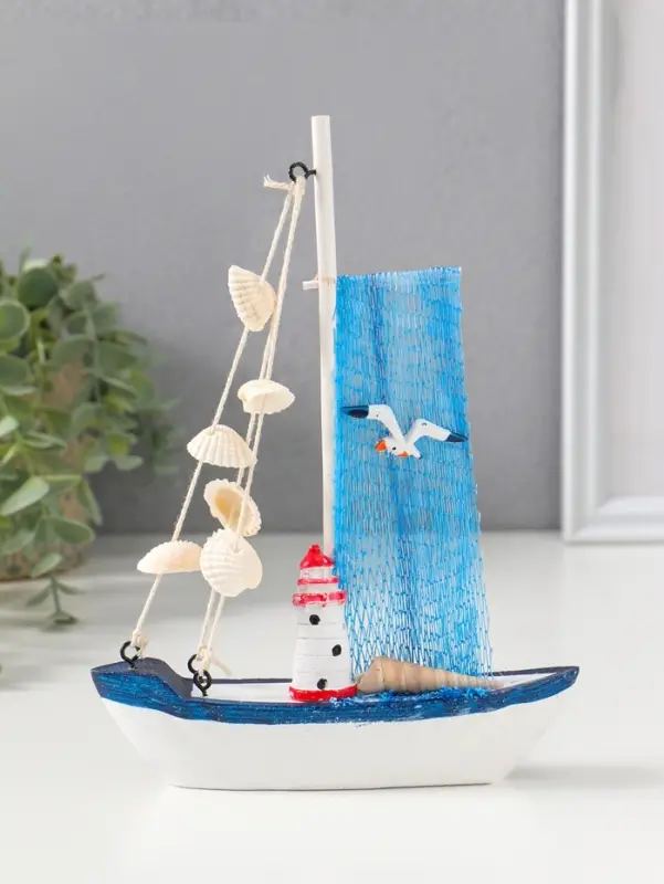 Сувенир интерьерный "Судно с маяком" 3,7х16х21,3 см