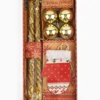 Подарочный набор &laquo;Тепла в Новом году&raquo;, в наборе 2 свечи, 4 шарика, ёлочная игрушка
