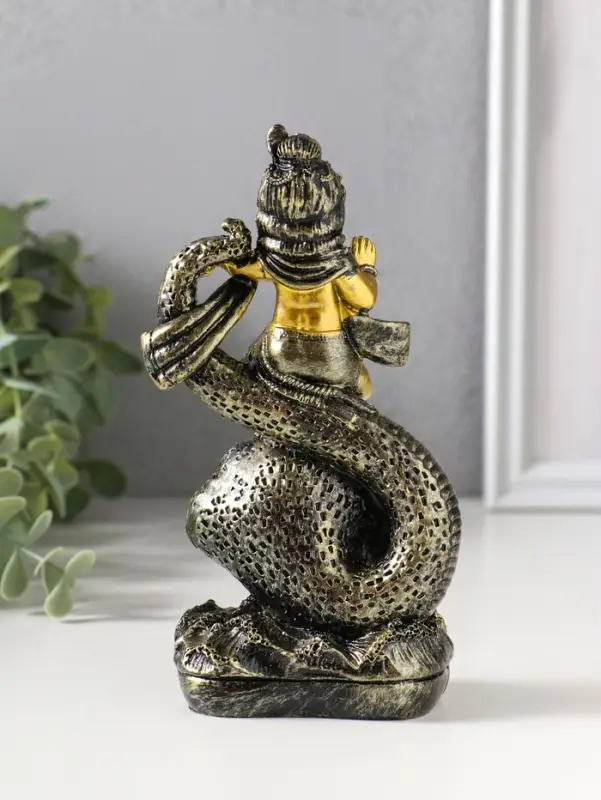 Сувенир полистоун "Богиня Кумари с ракушкой" золотая бронза 4,7х8,2х15,5 см