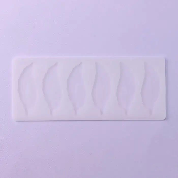 Форма для шоколада &laquo;Листочки&raquo;, силикон, 6 ячеек, 22&times;9&times;0.3 см, прозрачная