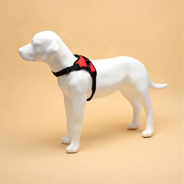 Шлейка К7, размер М, ОГ 52-66 см, вес 9.5-17.5 кг, мягкая, светоотражающая, красная