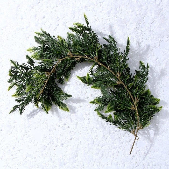 Декор &laquo;Ветвь мохнатой ели&raquo;