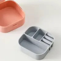 Шкатулка пластик для украшений с зеркалом, с ручкой 3 ячейки, 3 полосы, персик 9х9х3,8 см