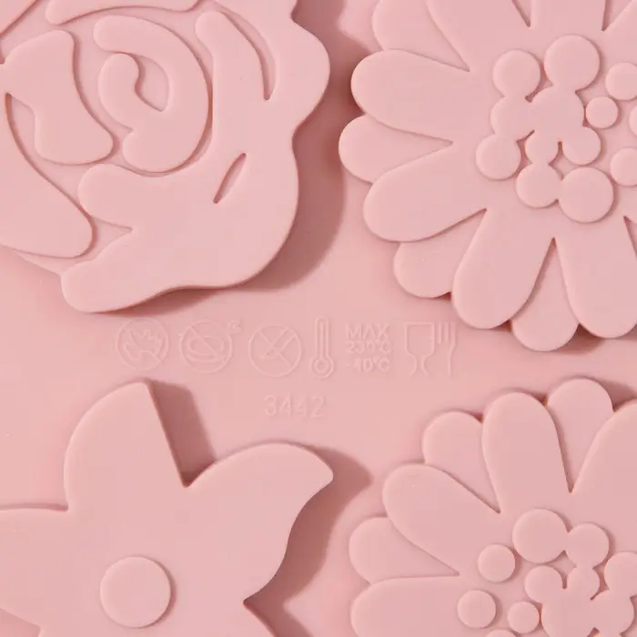 Форма для шоколада Доляна «Цветочная поляна», силикон, 22,5×16,5×0,5 см, 12 ячеек, цвет МИКС Форма для шоколада Доляна «Цветочная поляна», силикон, 22,5×16,5×0,5 см, 12 ячеек, цвет МИКС