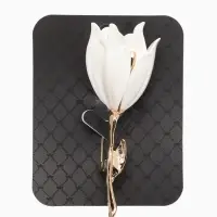 Брошь &laquo;Цветок&raquo; лилия, белая в золоте