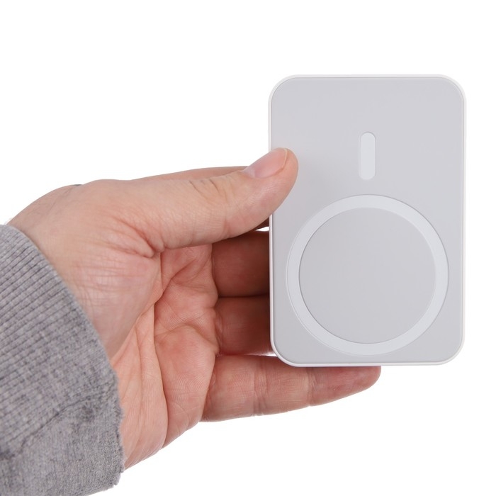 Внешний аккумулятор Luazon CRR-34, 10000 мАч, 5 W, с функцией MagSafe, Lightning, белый Внешний аккумулятор Luazon CRR-34, 10000 мАч, 5 W, с функцией MagSafe, Lightning, белый