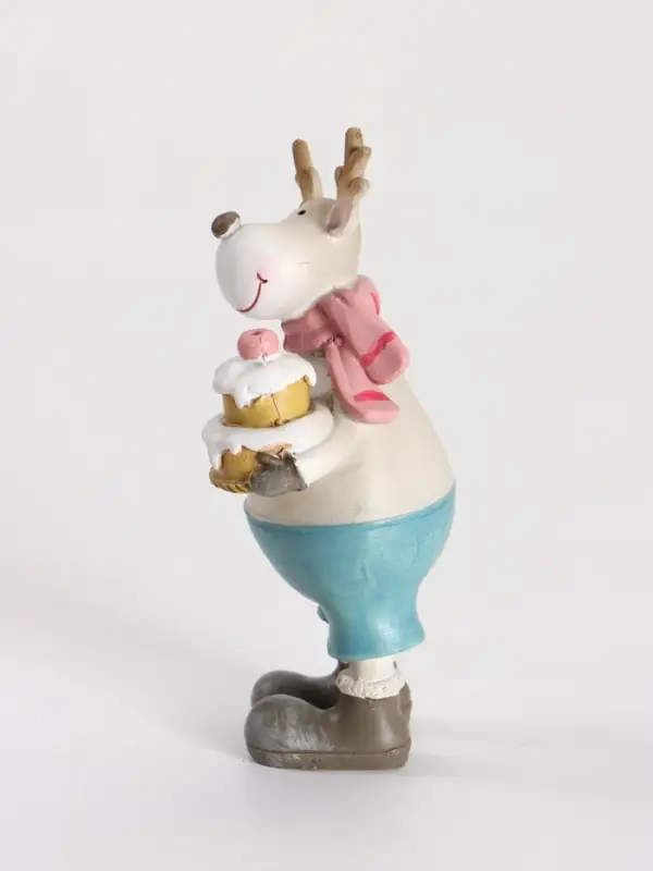 Фигурка &laquo;Лосик с тортиком&raquo;, 7&times;6&times;16.5 см