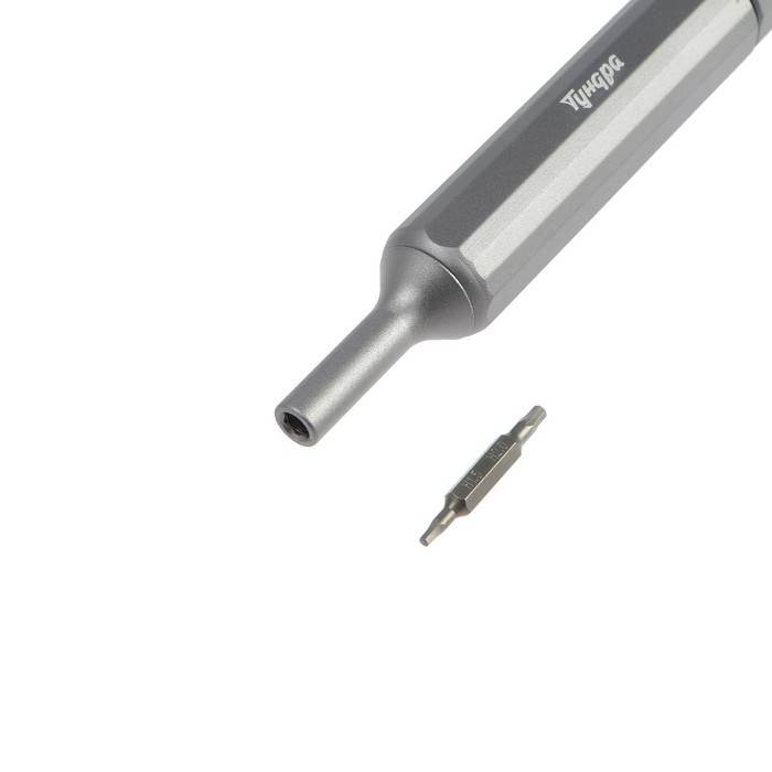 Отвертка с битами для точных работ ТУНДРА, двухсторонние биты 13 шт. 26 в 1 Отвертка с битами для точных работ ТУНДРА, двухсторонние биты 13 шт. 26 в 1