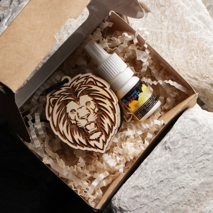 Ароматизатор подвесной из натурального дерева, набор: подвеска Лев (дерево, войлок), парфюмированная пропитка Ваниль, 5 мл Ароматизатор подвесной из натурального дерева, набор: подвеска Лев (дерево, войлок), парфюмированная пропитка Ваниль, 5 мл