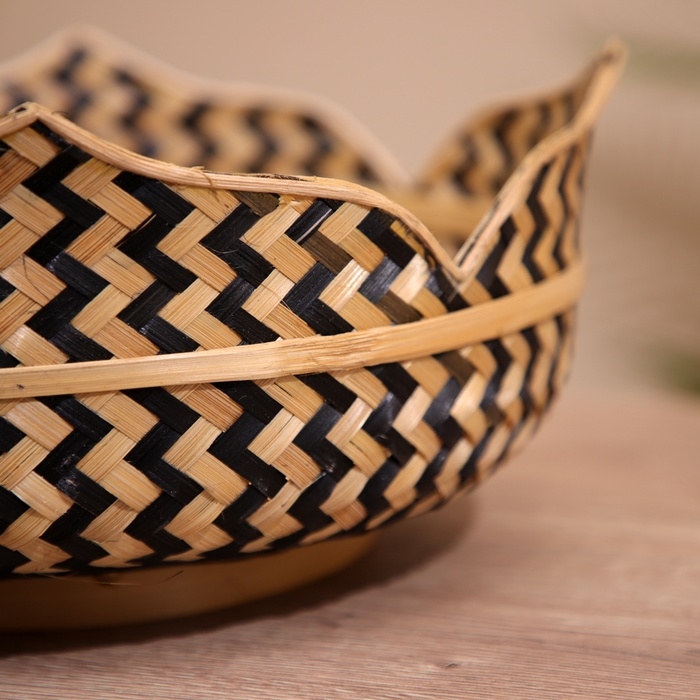 Вазочка плетёная, из бамбука 30х30х12 см Вазочка плетёная, из бамбука 30х30х12 см