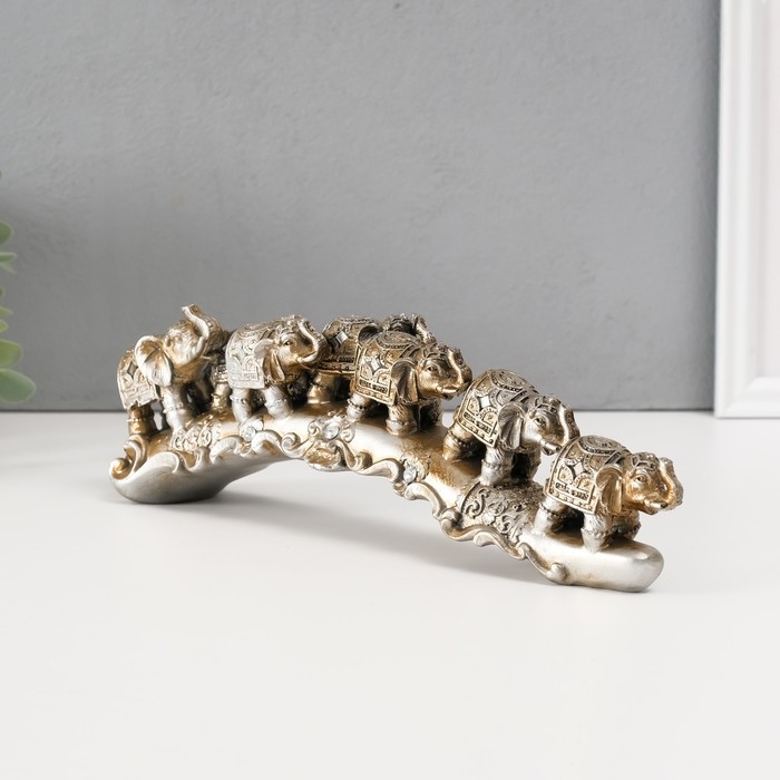 Сувенир полистоун стразы Сувенир полистоун стразы "7 слонов" 9х29х6 см