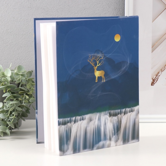 Фотоальбом на 200 фото 13х18 см Фотоальбом на 200 фото 13х18 см "Олень у водопада" в коробке 29,5х23х5,5 см