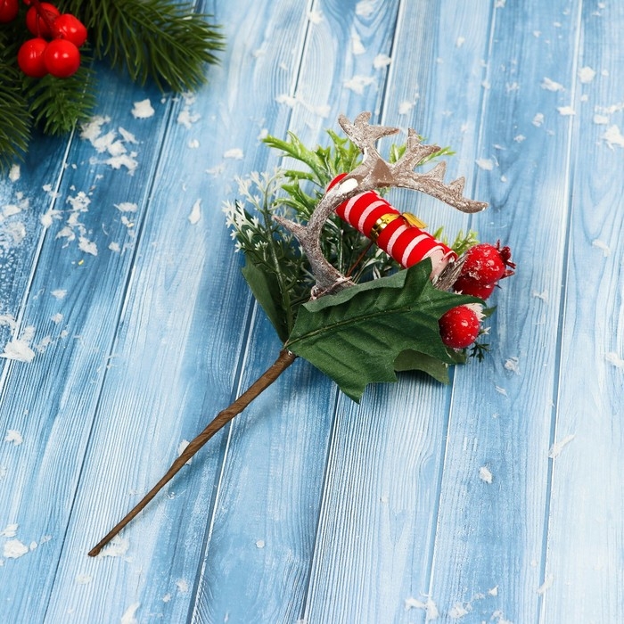 Декор Декор "Зимние грезы" зелень ягоды листья, 18 см