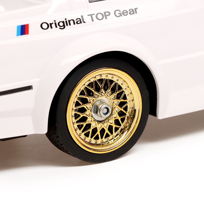 Машинка на пульте управления «Легенда Дрифта», радиоуправление, полный привод, 40 км/ч, 2 комплекта колёс, 1:16, цвет белый Машинка на пульте управления «Легенда Дрифта», радиоуправление, полный привод, 40 км/ч, 2 комплекта колёс, 1:16, цвет белый